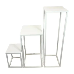 Blumenpodest weiß verschiedene höhen